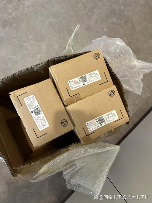 回收工厂清单芯片与电子IC库存 专业团队评估，高价回收接口IC